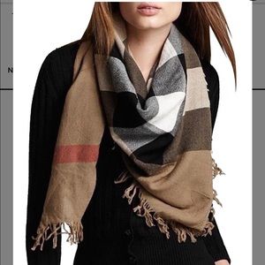 Burberry house check scarf
